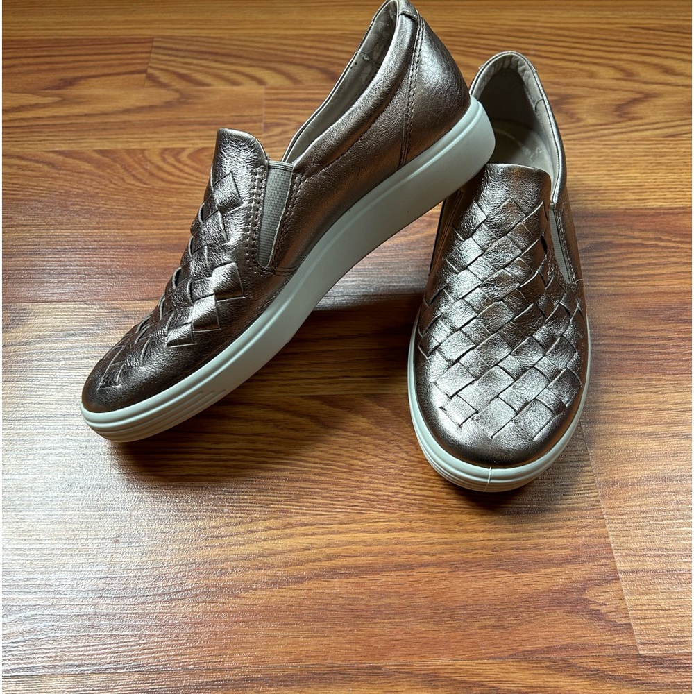 Ecco silvery braided shoe